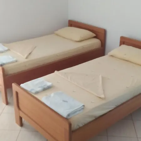 Qoku Chicago Apartment Ksamil