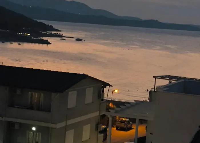 Qoku Chicago Apartment Ksamil