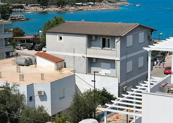 Qoku Chicago Apartment